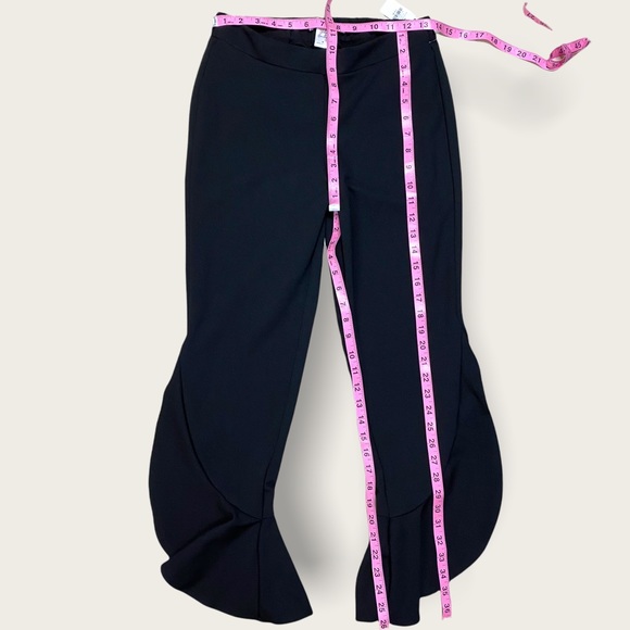 🆕 Urban Heritage Women’s Fit + Flare Pants w Bias Cut Ruffle Slit in Black [M] - Picture 9 of 9